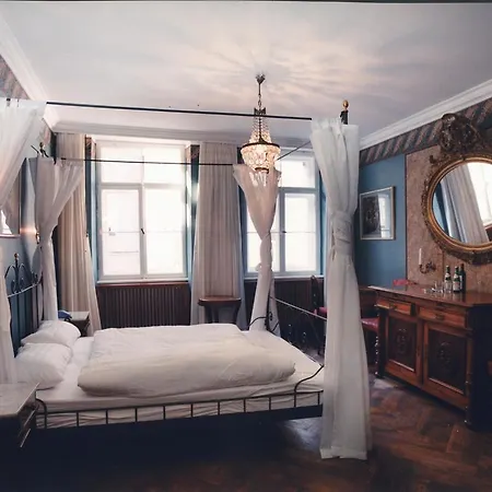 Orphee - Kleines Haus Hotel Ratyzbona