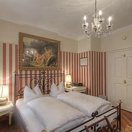 Orphee - Kleines Haus Hotel Ratyzbona