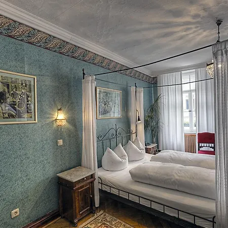 Orphee - Kleines Haus 3*