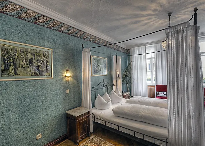 Orphee - Kleines Haus 3*